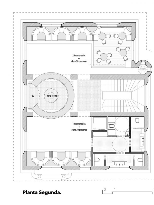 Plano de la planta segunda con la barra central, la escalera y los aseos