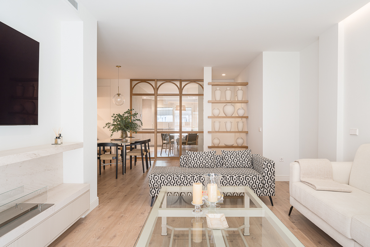 Reforma Vivienda en Nervión en tonos neutros y cálidos