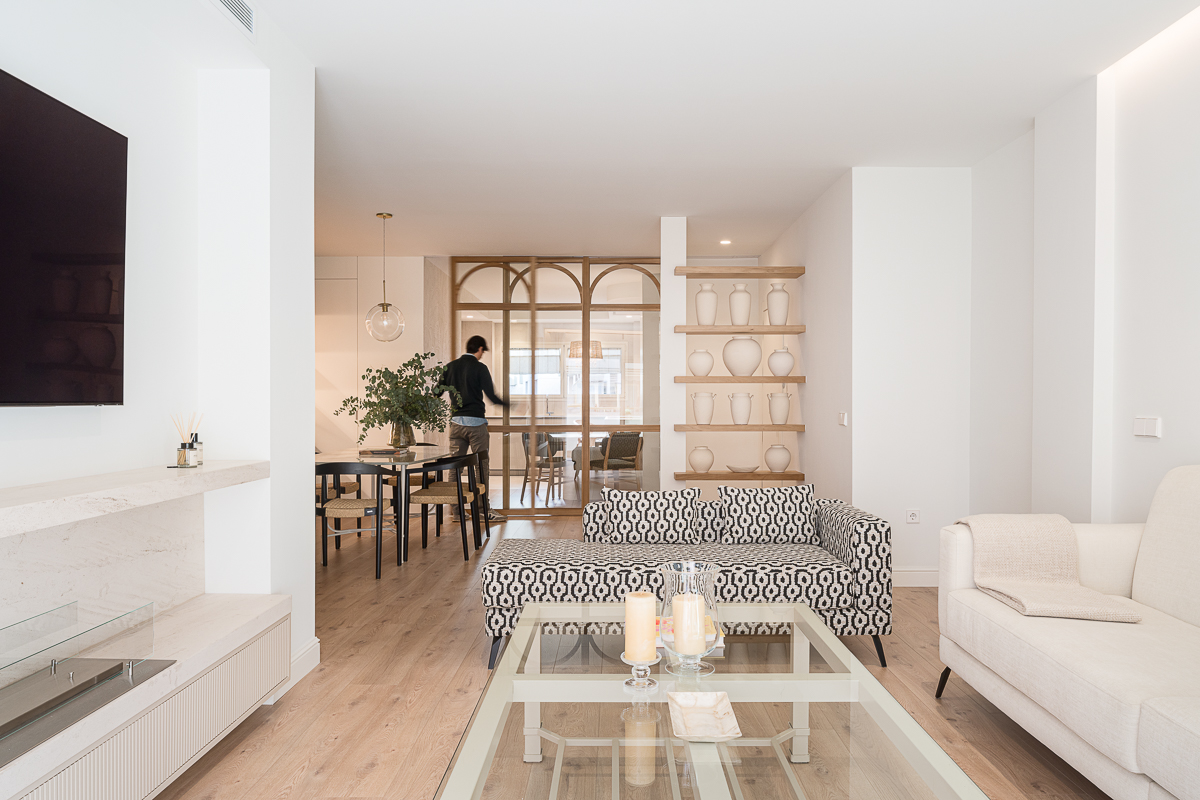 Reforma Vivienda en Nervión en tonos neutros y cálidos