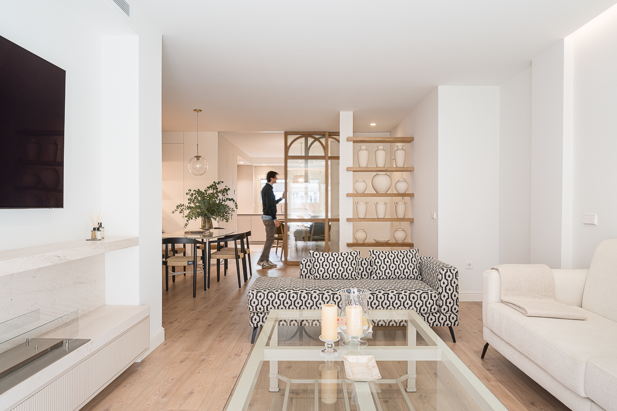Reforma Vivienda en Nervión en tonos neutros y cálidos